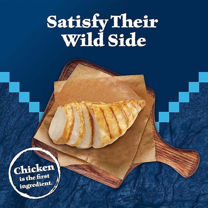 Blue Buffalo Wilderness Crunchy Cat Treats, Grain-Free Treats for Cats Made with Natural Ingredients, Great for Training, Tasty Chicken Flavor, 12-oz. Tub