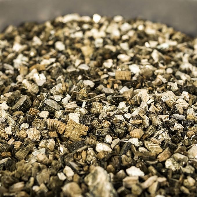Horticultural Organic Vermiculite for Plants - Medium Grade - Natural Soil Additive for Gardening, Houseplants, Mushrooms, Potted Plants, Hydroponics, Terrariums (4 Quart)